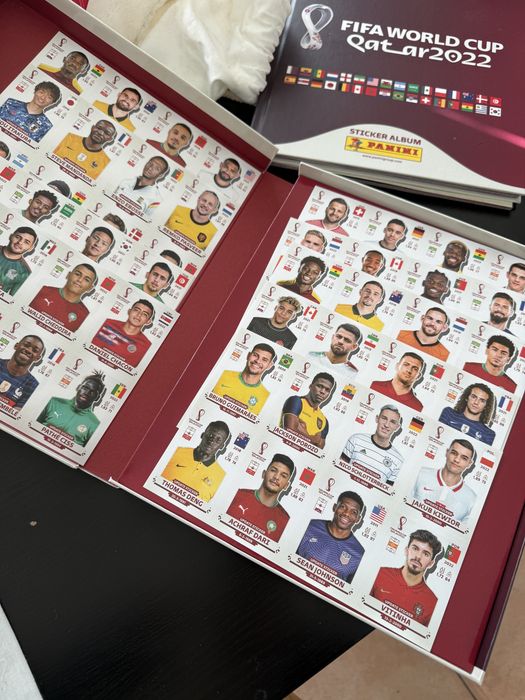 Caderneta Qatar 2022 ( completa / capa dura )