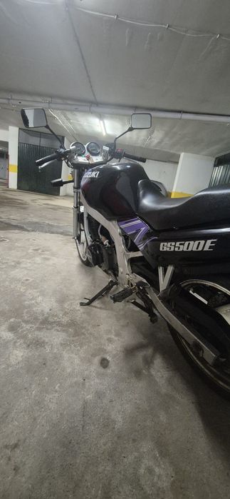 Suzuki GS500E em bom estado