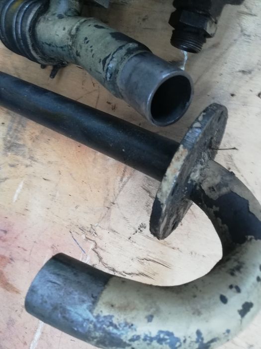 Starocie stara pompa hydrauliczna