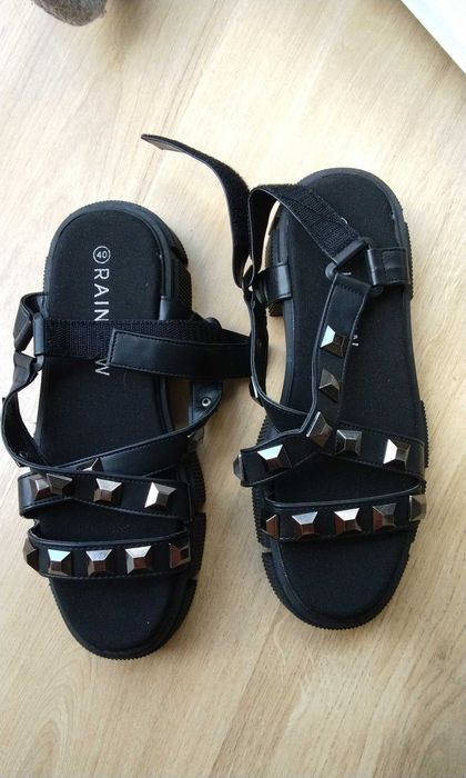 Sandały na platformie czarne