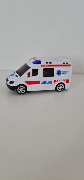 Furgonetka ambulans na baterie