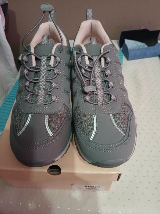 Buty damskie nowe 39