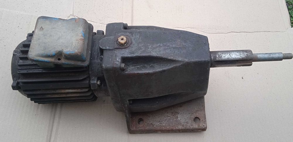 Мотор редуктор ГДР