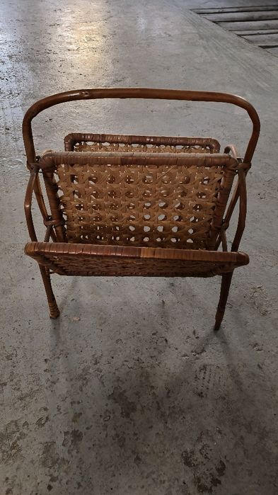 Porta revistas em verga