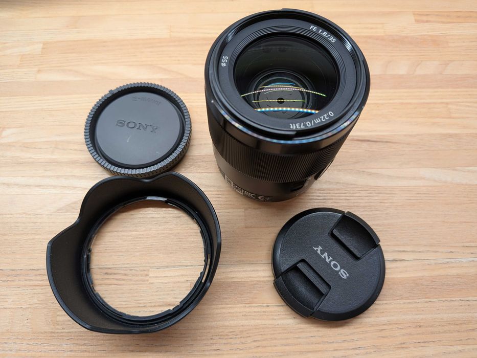 W pełni sprawny obiektyw pełnoklatkowy Sony SEL35F18F (bez śladów)