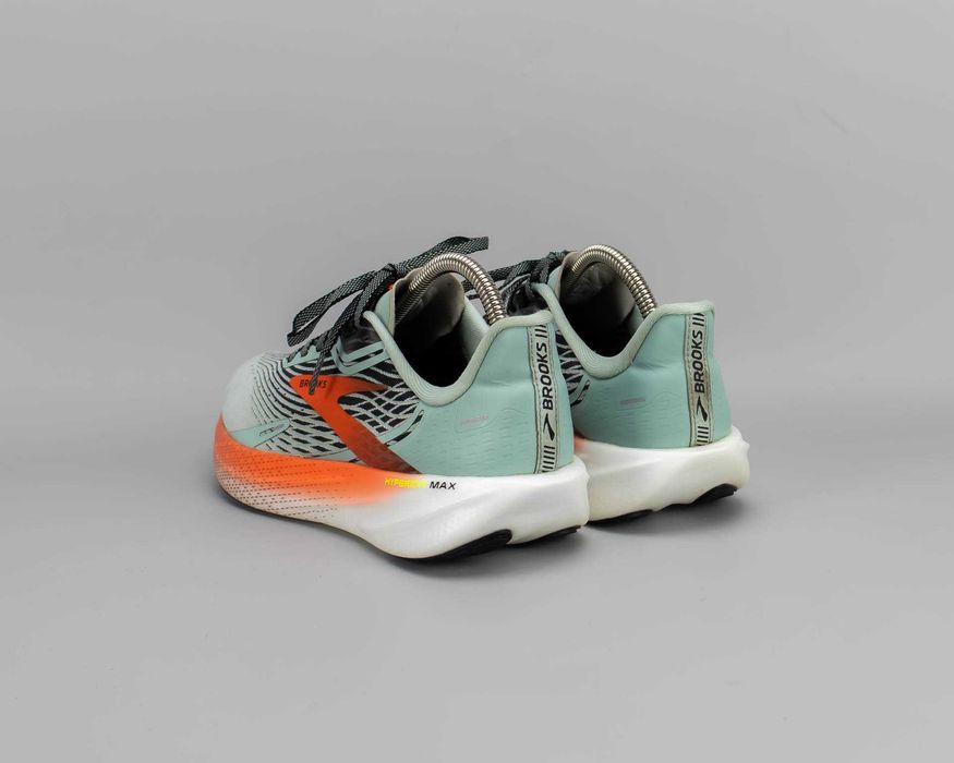 Крутые беговые кроссовки Brooks Hyperion Max.40 размер
