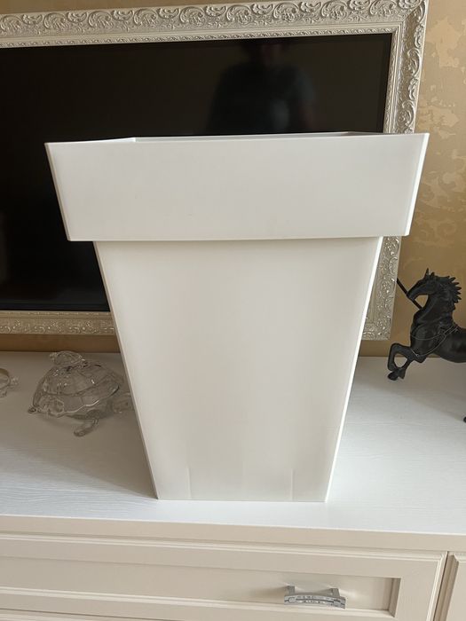 Напольные горшки для цветов