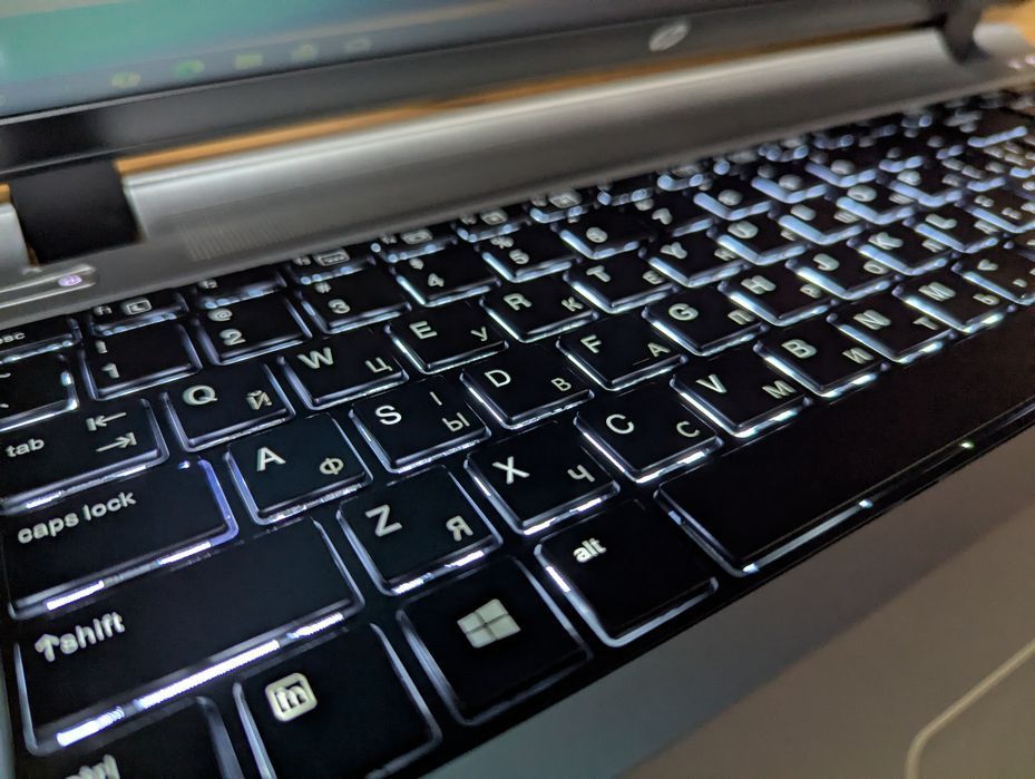 4101/HP ProBook 450 G3/15,6"/Intel I5-6200U/240 GB SSD/RAM 8 GB/AMD Radeon R7 M340 2 GB