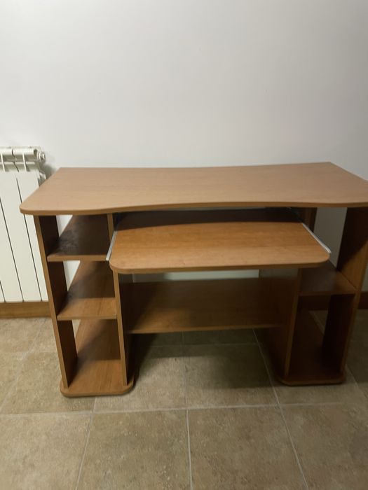 Secretaria de madeira