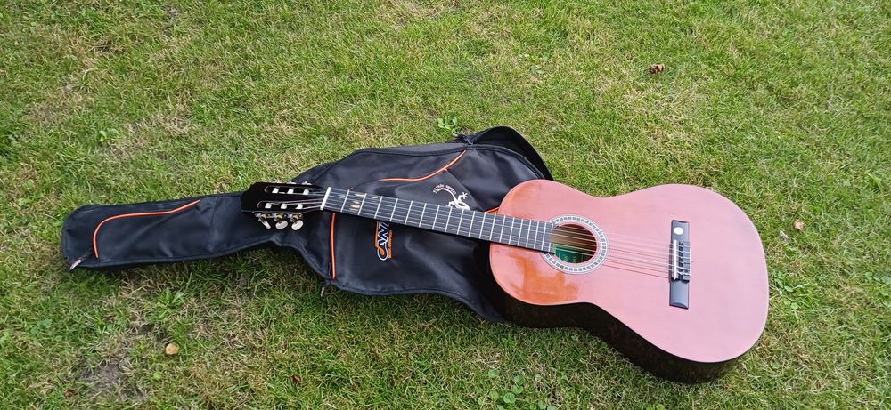 Gitara akustyczna używana
