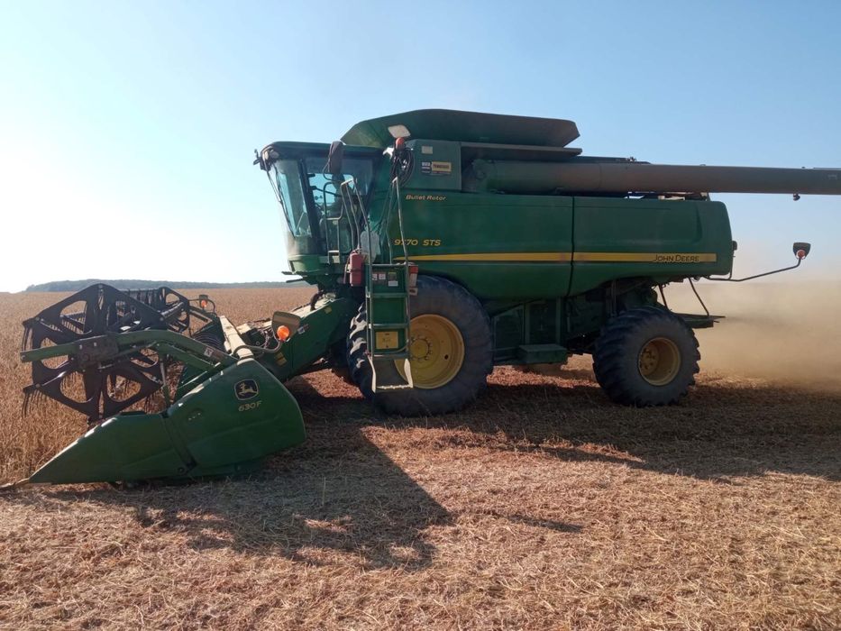 Послуги комбайна. Збирання кукурудзи та соняшника