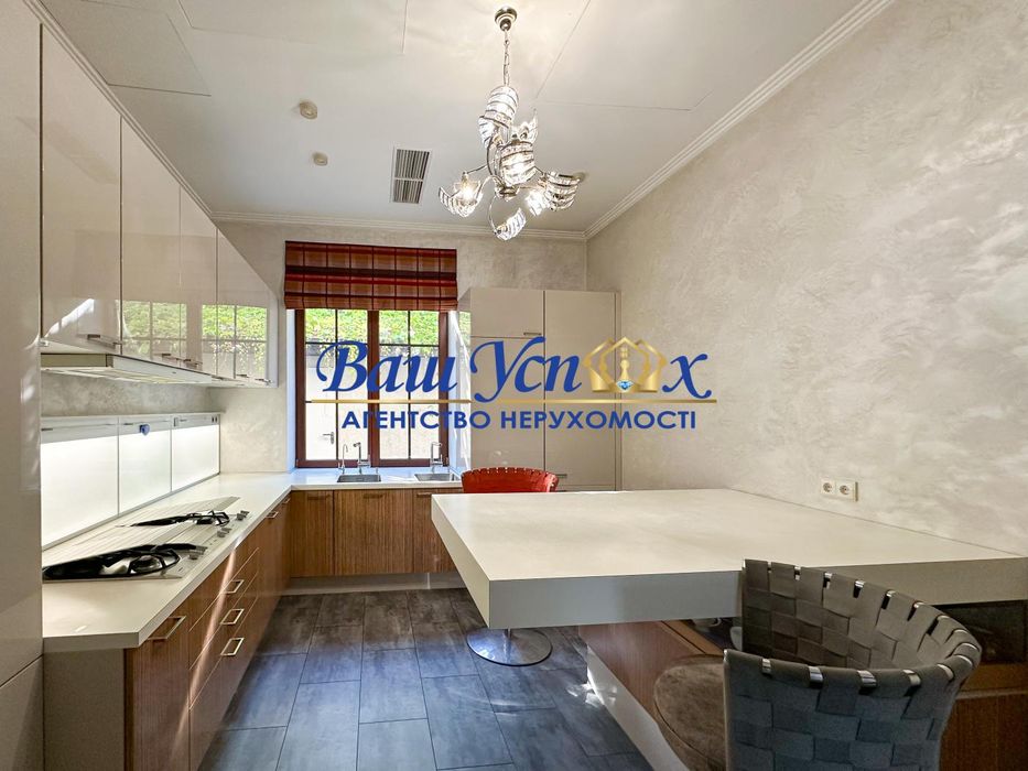 Продажа дома в центре Киева  ул. Зверинецкая, Печерск, Киев.