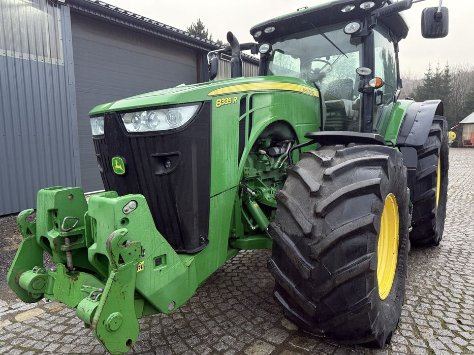 John Deere 8335R