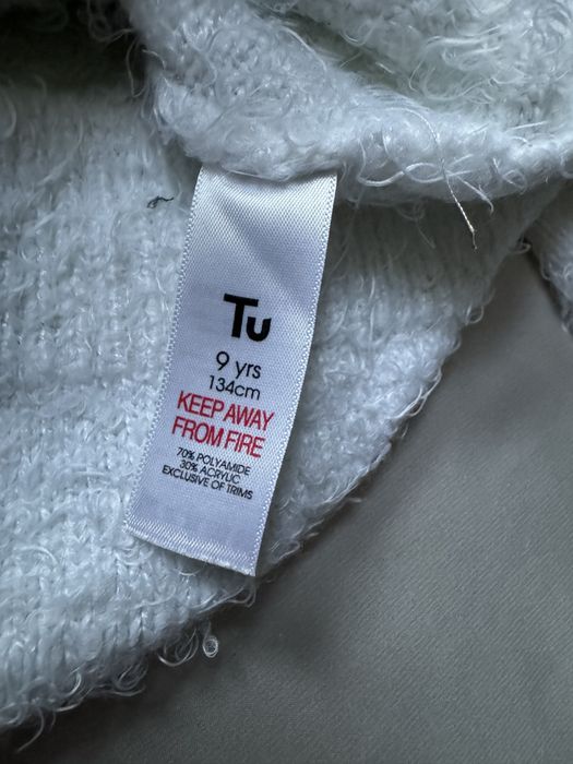 Biały Sweter TU z motywem świątecznym rozmiar 134 cm