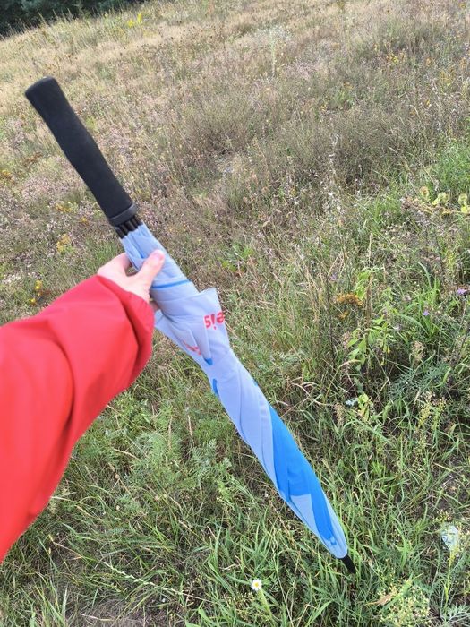 Duży parasol ogrodowy