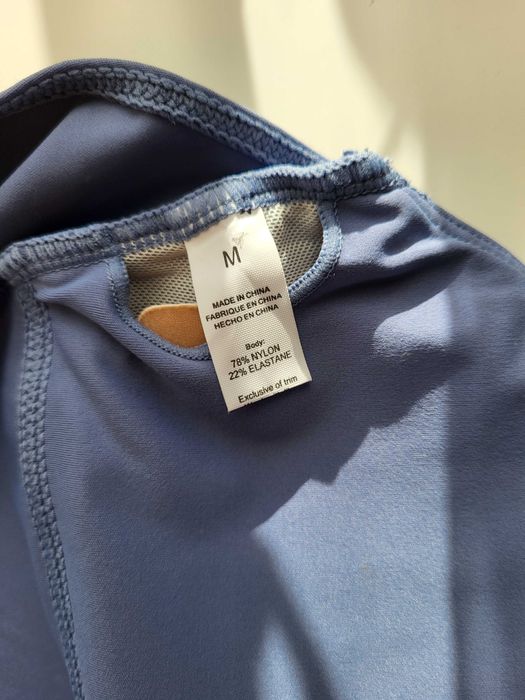 Niebieski kombinezon damski obcisły na siłownię M 38