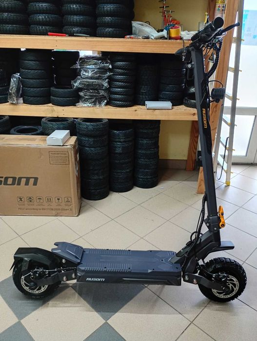 Ausom Gosoul 2 Hulajnoga elektryczna powystawowa z dwoma silnikami nr 1, moc szczytowa 2200 W, zasięg 70 km – Ciemnoszara
