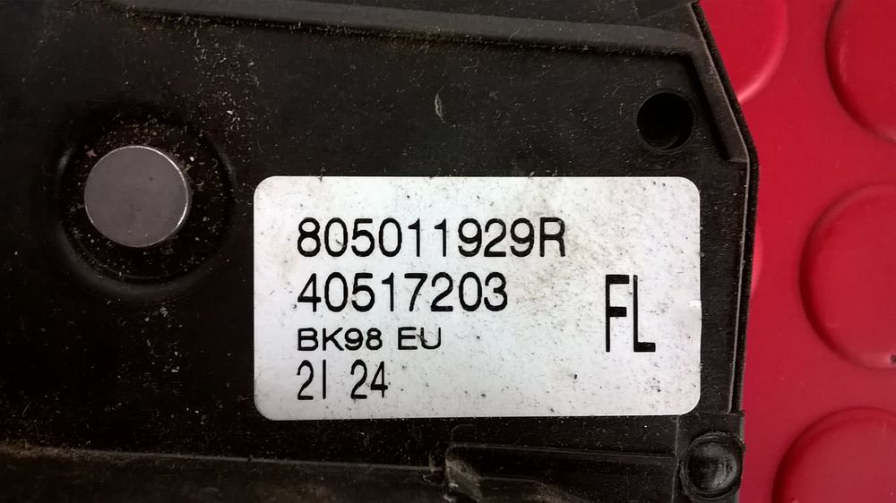 Fechadura / Fecho Porta Frente Esquerdo 805011929R - RENAULT CLIO IV