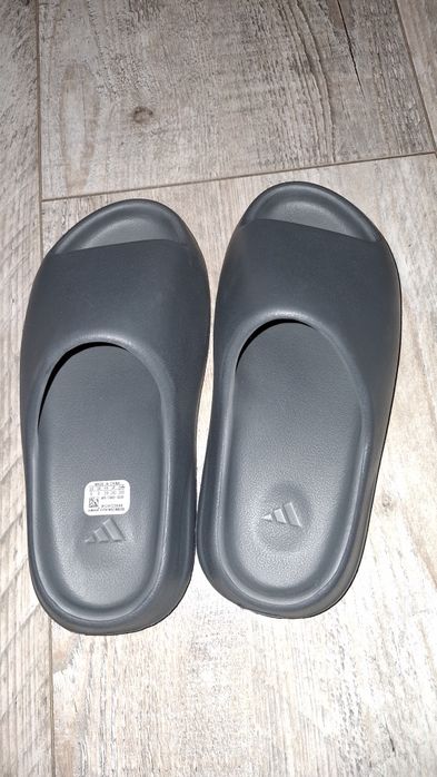 Klapki Yeezy slide Adidas