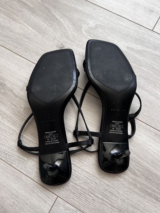 босоніжки чорні zara
