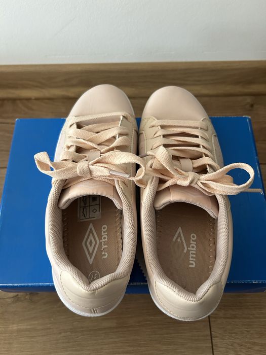 Buty pudrowy róz - umbro