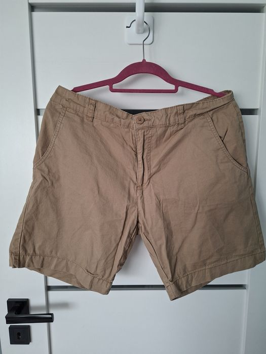 Krotkie spodenki meskie L
