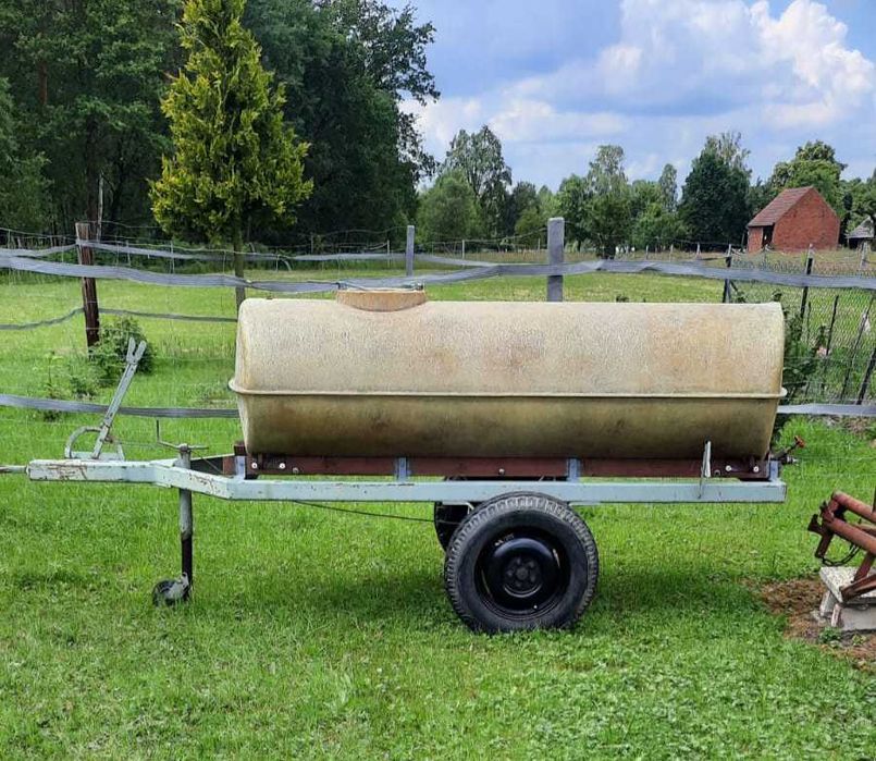 Beczka do wody na kółkach