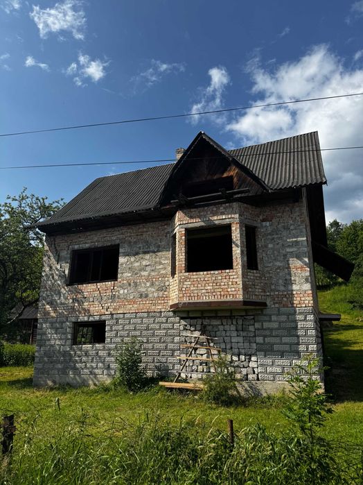 Продам будинок (незавершене будівництво) з земельною ділянкою 0.12 га