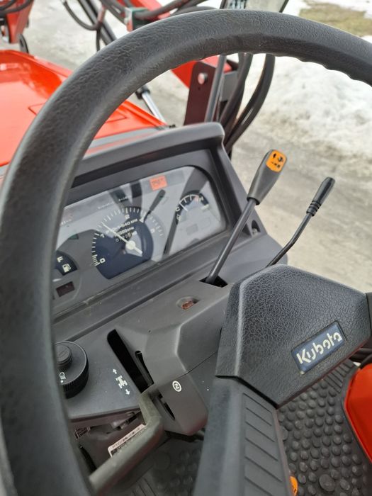 Traktorek japoński 4x4 Kubota GL 240 z ładowaczem piękny  stan
