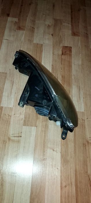 Lampa prawa peugeot 206