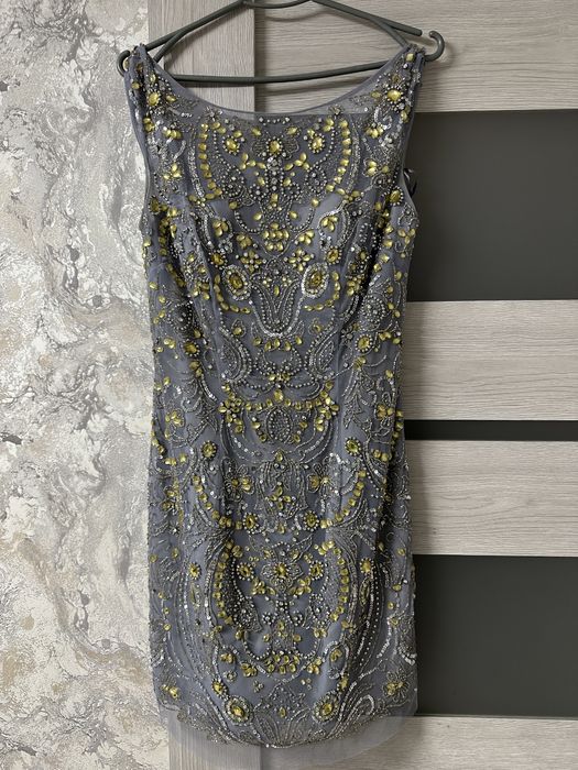 Сукня нарядна гарно підійде на випускний