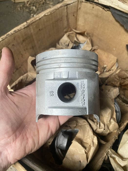 Поршні ГАЗ 53 комплект з кільцями, нові, вир ссср