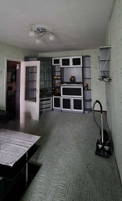 Продаж 3к квартири 56 кв. м на вул. Космонавтів