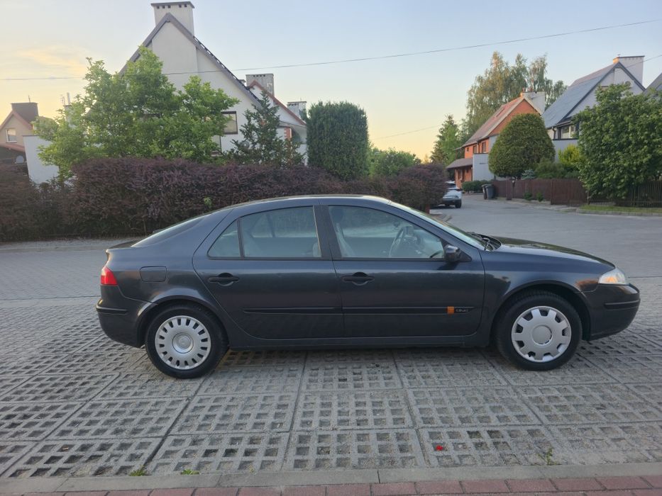 Zadbana  i komfortowa Laguna 1.9 d z hakiem