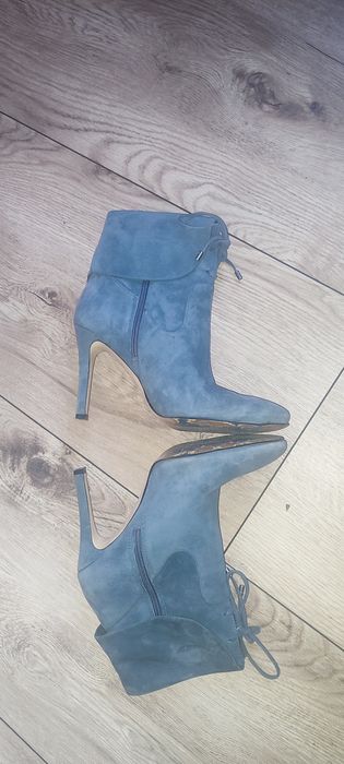 Zamszowe botki Guess