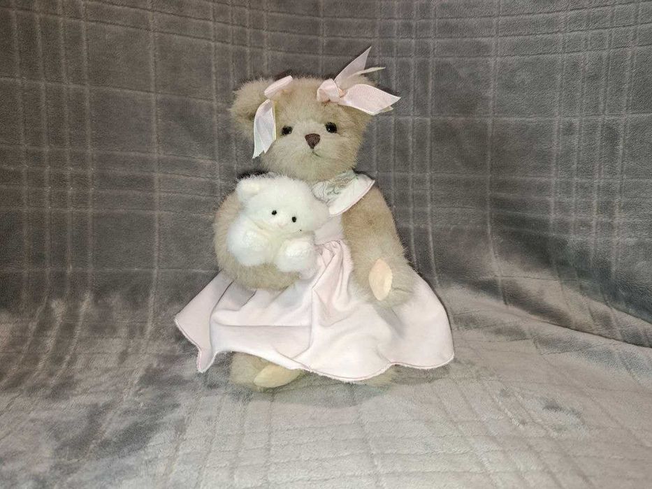 Ведмедик Bearington у ніжно-рожевій сукні