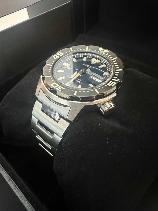Seiko Prospex SRPD25K1 (“Monster” Diver 200 m)