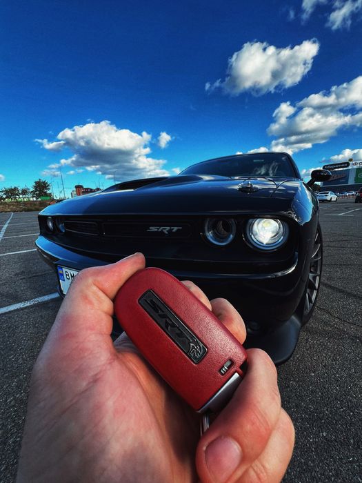Dodge Challenger  SRT
