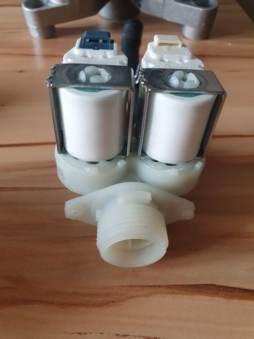 Elektrozawór do pralek Candy Hoover Baumatic