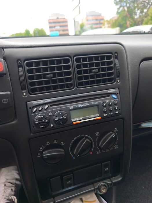 Rádio Blaupunkt Lausanne RD 148 — Clássico e funcional