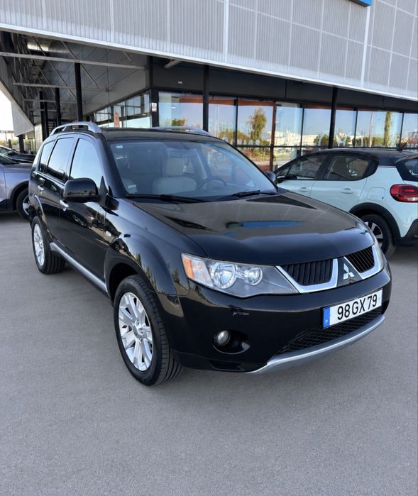 Mitsubishi Outlander 2.0 DI-D 4x4 | 7 Lugares | 2008 — photo 2