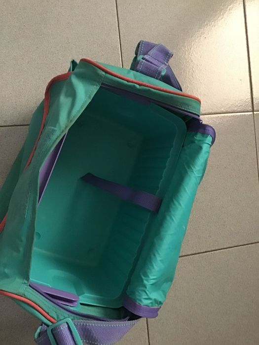 Mala tupperware para bebés muito completa e prática