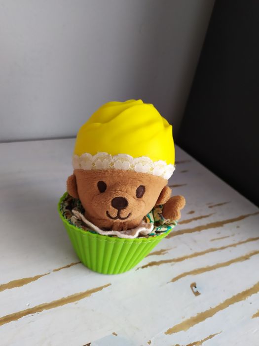 Miś w babeczce maskotka pluszak Premium Toys