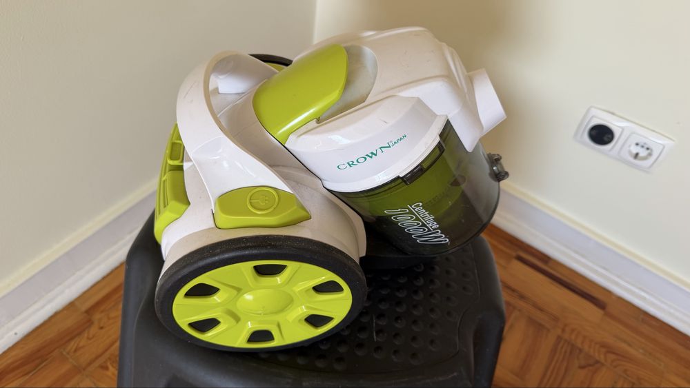 Aspirador Crown 1000W