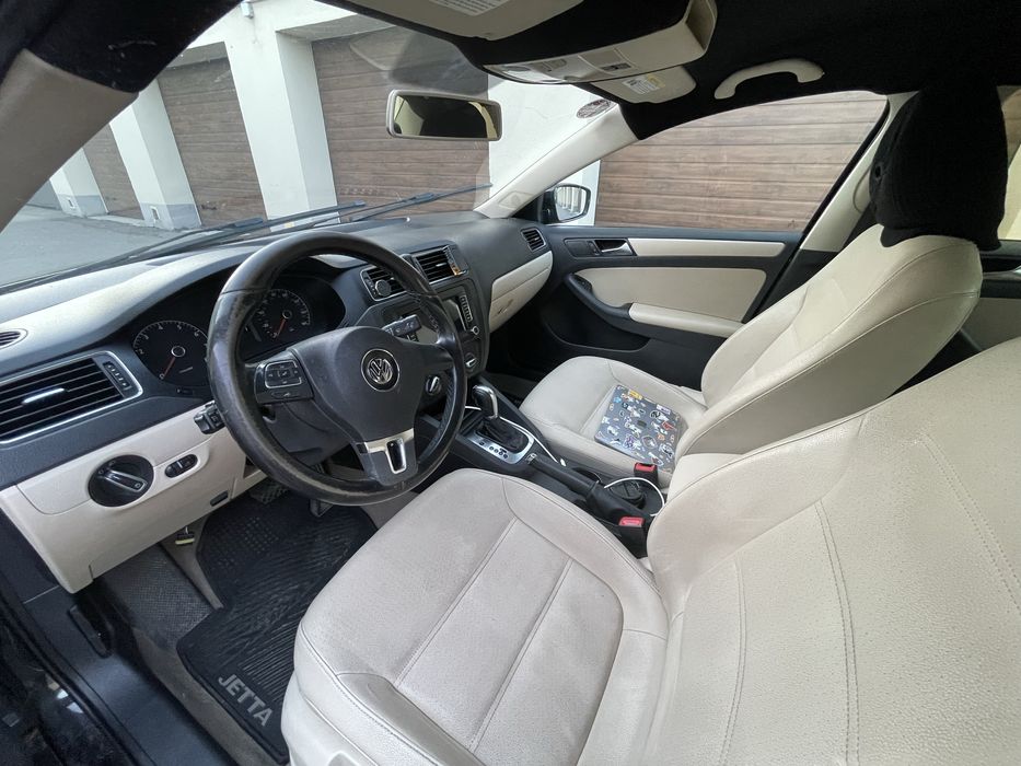 Продам VW JETTA 2011 2.5 газ / бензин