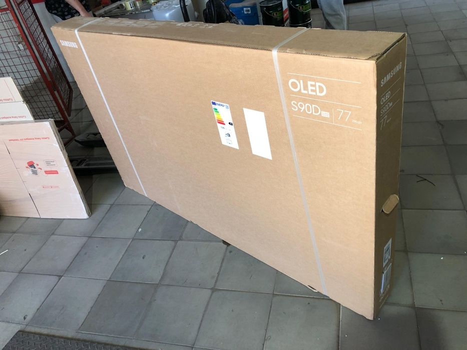 Телевізор Samsung QE-115QN90F, TCL 115C7K