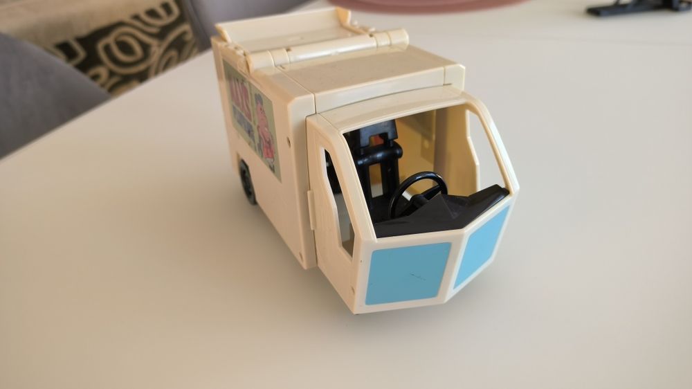 Фургон Макса Ben 10, Бен 10