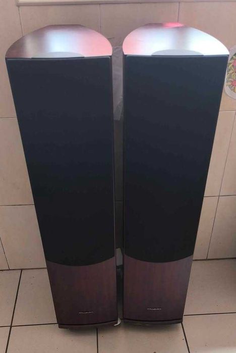 Colunas grandes Wharfedale Pacific EVO-30, em madeira em excelente estado.