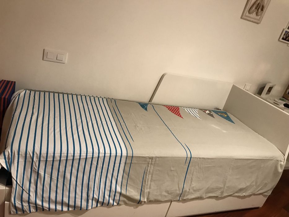 Capa edredão, lençol de baixo fronha e duas cortinas