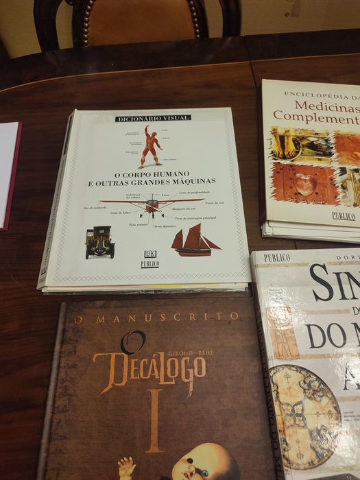 Tenho para venda livros dvs casetes livros  bom preço